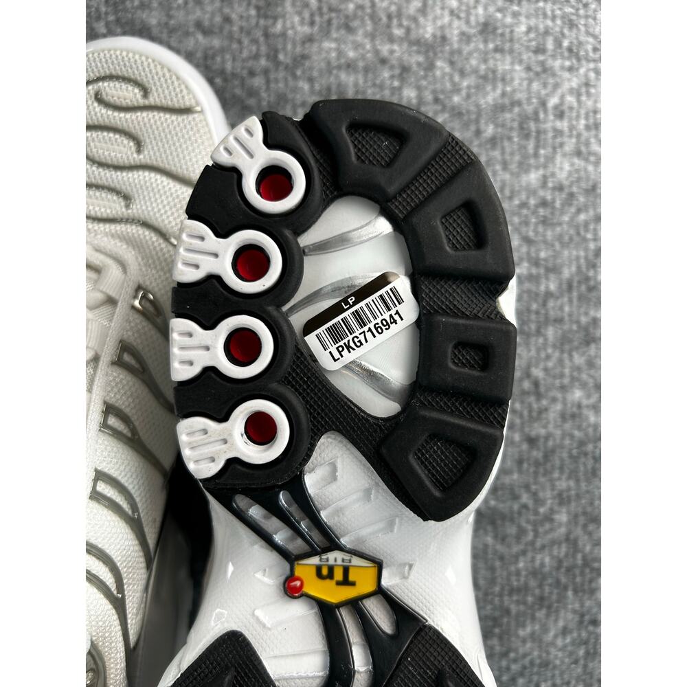 Nike Air Max Plus TN Women's 6 White Gray Black Running Shoes - Picture 12 of 12